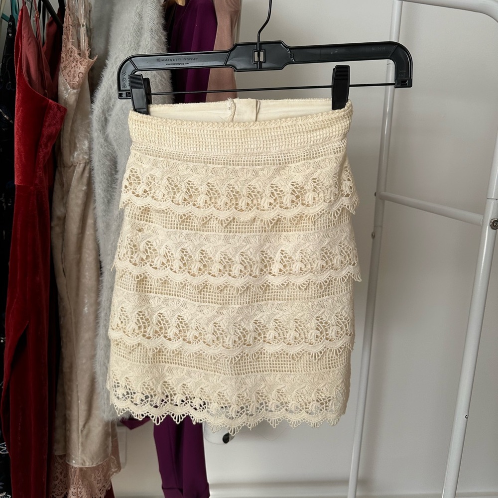 Lace skirt